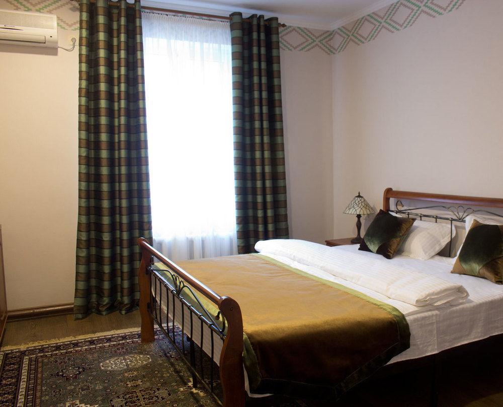 Resident Hotel Gogol Almaty Eksteriør billede